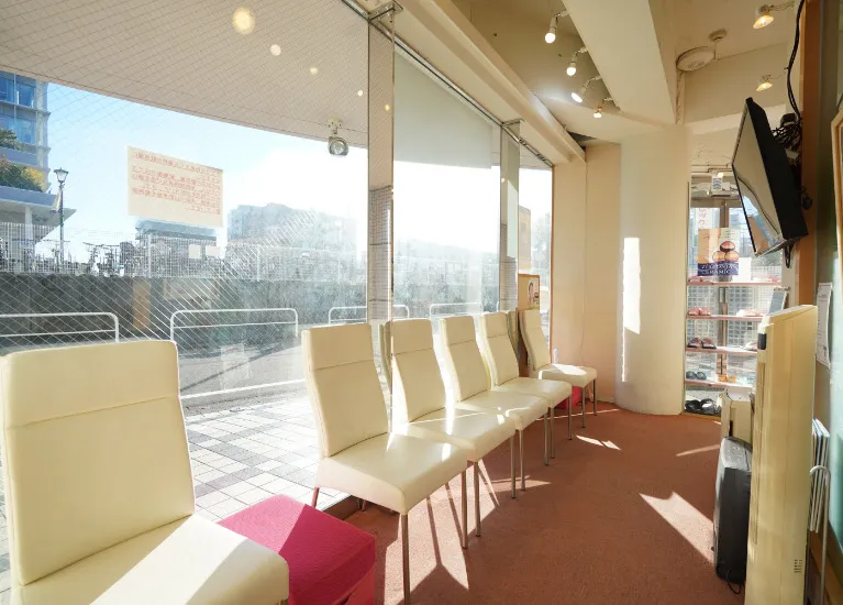 待合室|大和市大和駅徒歩4分の歯医者 大和東さくら歯科・矯正歯科